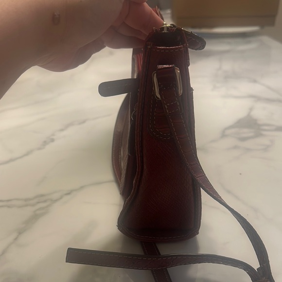 VINTAGE! Liz Claiborne Red Crossbody Bag with Structured Design - Picture 6 of 6